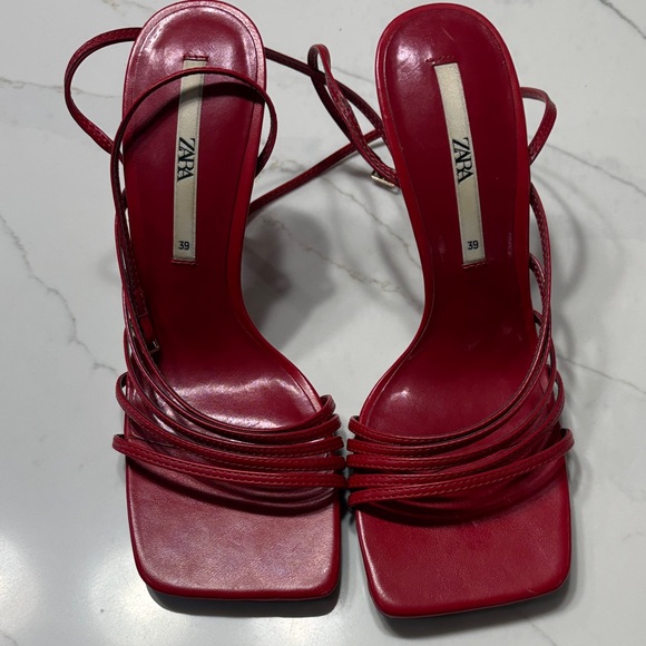 Zara Women's Bold Red Sandals - Picture 3 of 15